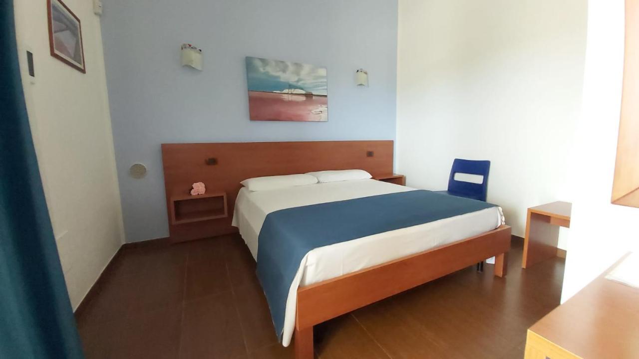 Residence Bandiera Gialla Маргерита-ді-Савоя Екстер'єр фото