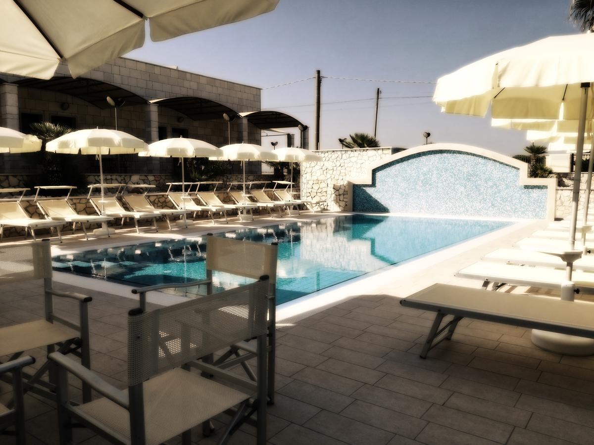 Residence Bandiera Gialla Маргерита-ді-Савоя Екстер'єр фото