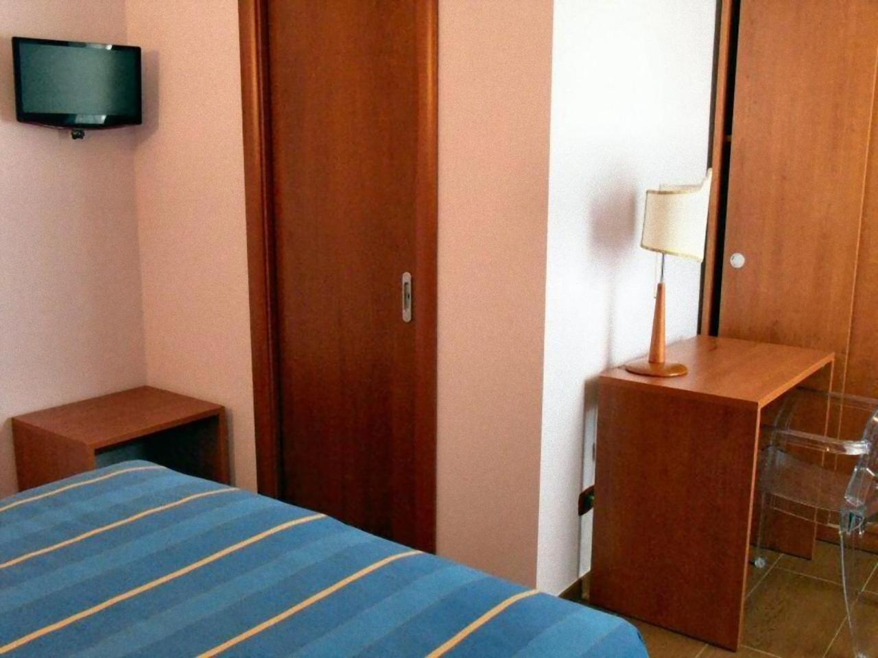 Residence Bandiera Gialla Маргерита-ді-Савоя Екстер'єр фото